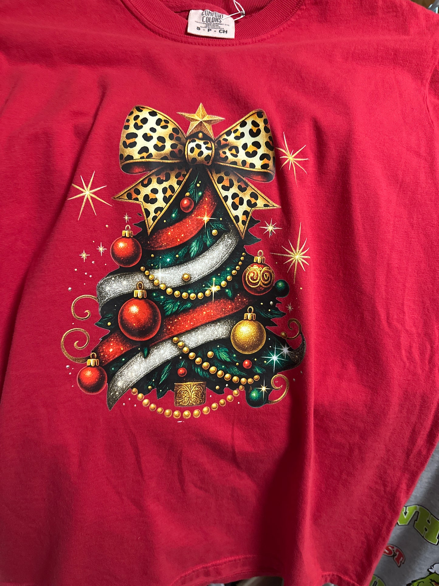 Small Red Comfort Colors T Shirt Christmas Tree