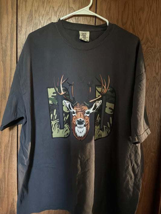 Dad camo hunting comfort colors t shirt. Size 2XL dark grey in color