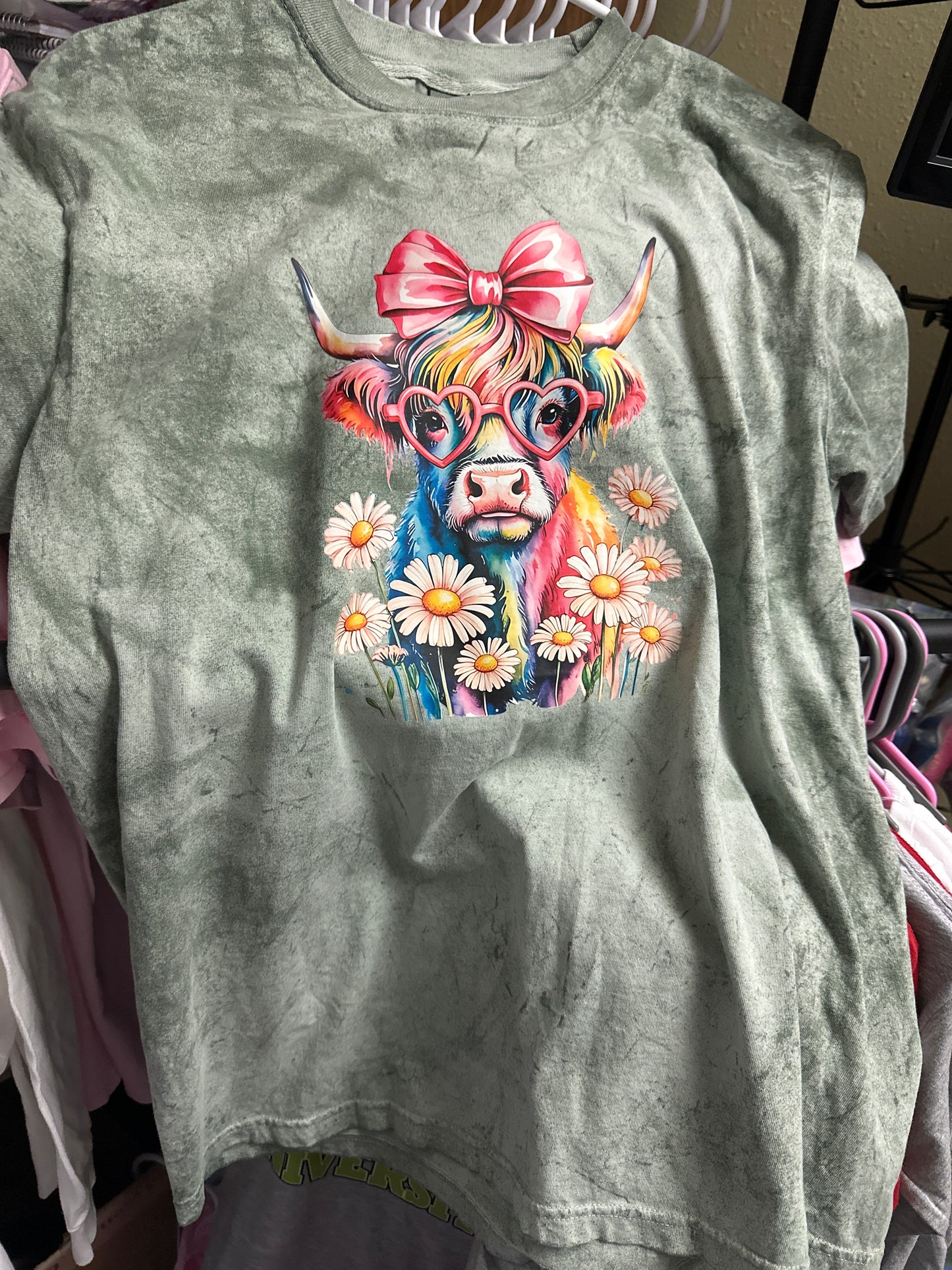 Size Large Green comfort colors t shirt heifer